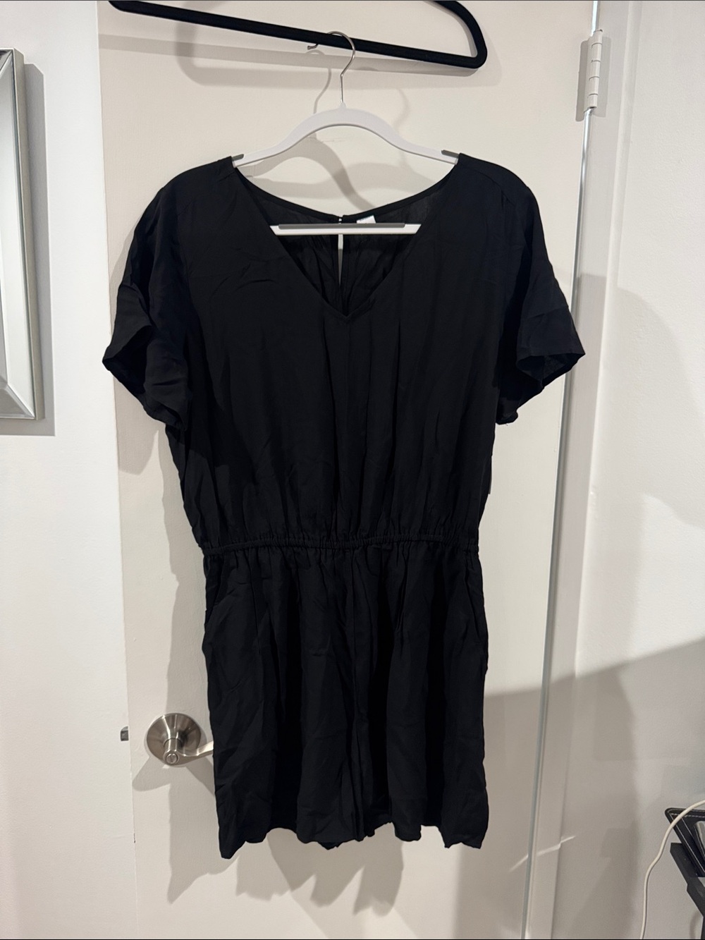 BNWT Old Navy Black Short Sleeve V-Neck Romper Large